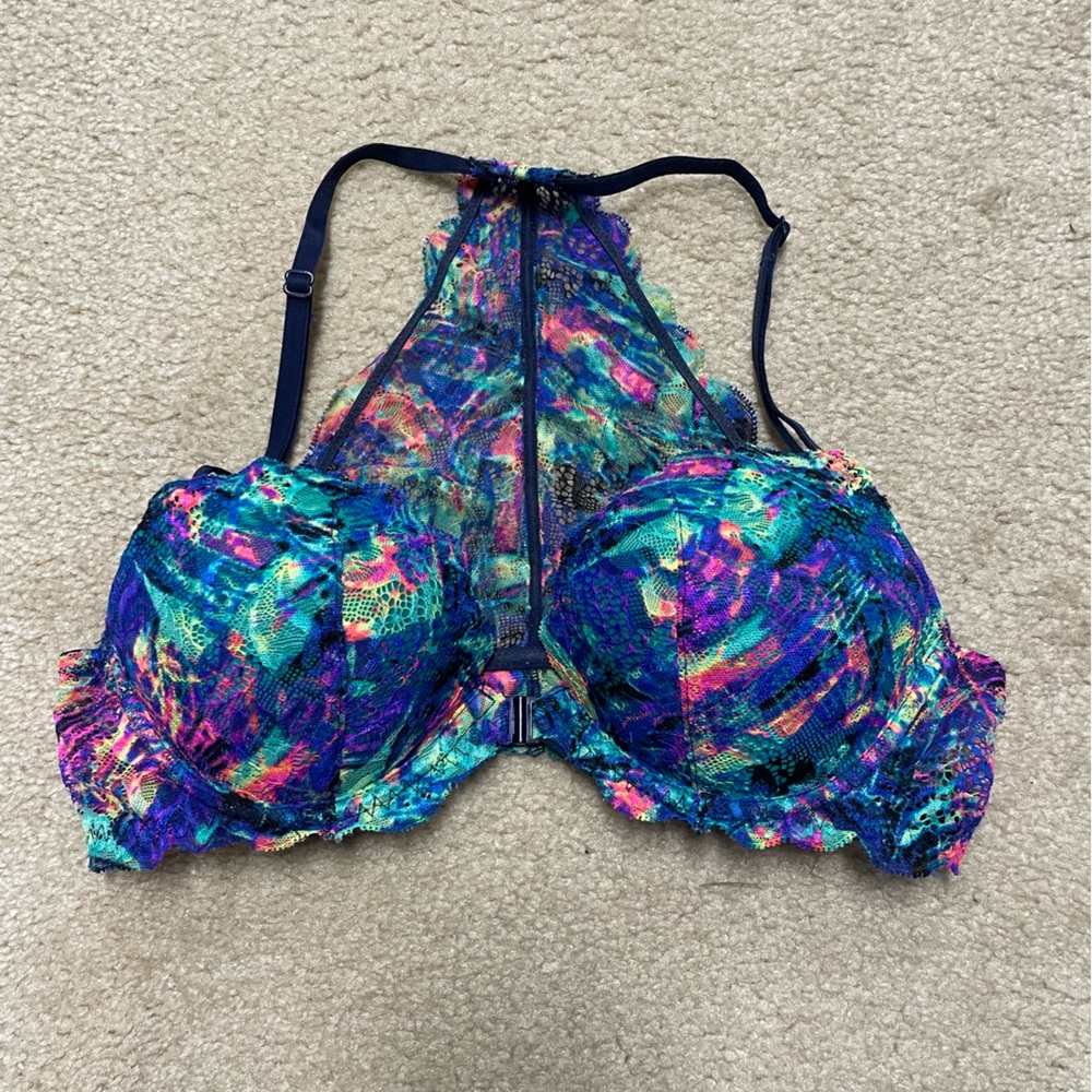SOLD 🥳 VS Pink Racerback Push-up Bra